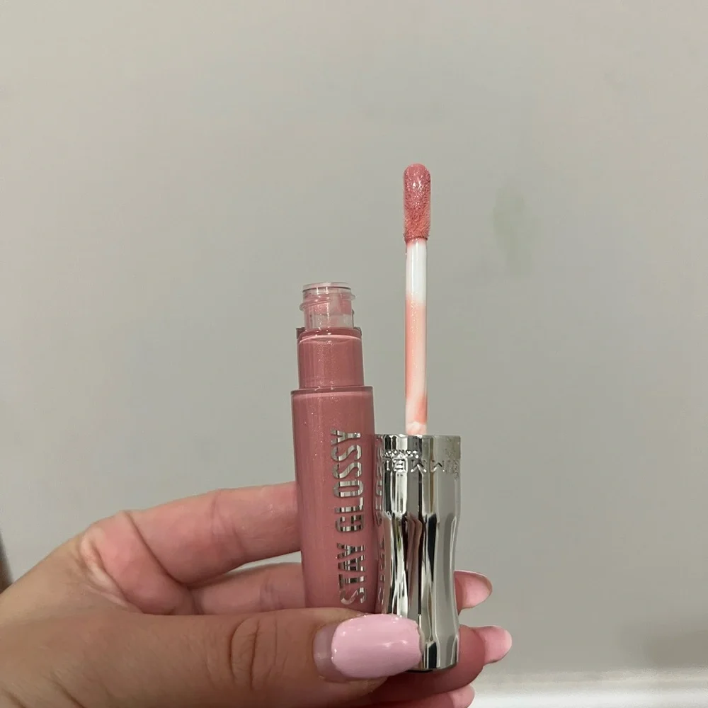 Rimmel London Pink Stay Glossy Lip Gloss